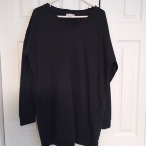 Long sweatshirt with pockets